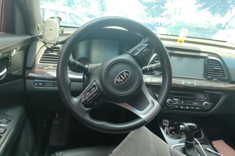 Used Kia K4 2014 1.8L Automatic GLS Steering Wheel