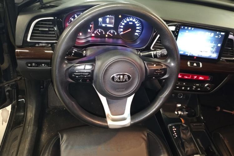 Used Kia K4 2014 1.8L Automatic GLS Steering Wheel