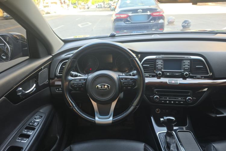 Used Kia K4 2014 1.8L Automatic GLS Steering Wheel