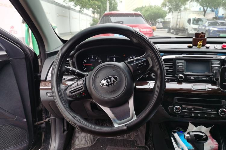 Used Kia K4 2014 1.8L Automatic GLS Steering Wheel