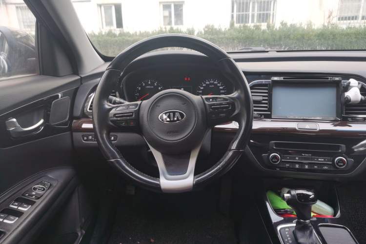 Used Kia K4 2014 1.8L Automatic DLX Steering Wheel