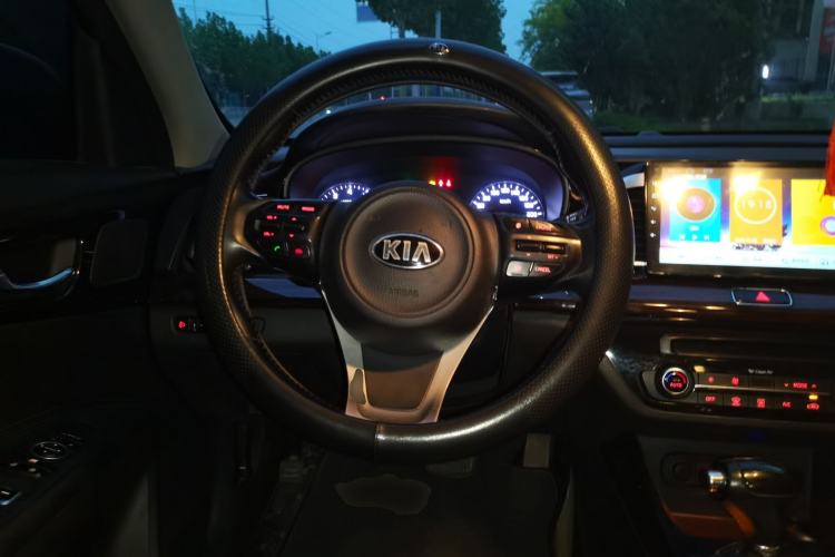 Used Kia K4 2014 1.8L Automatic GLS Steering Wheel