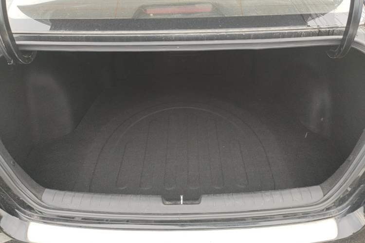 Used Kia K4 2014 1.8L Automatic GLS Trunk