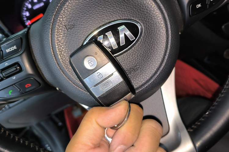 Used Kia K4 2014 1.8L Automatic DLX Vehicle Key