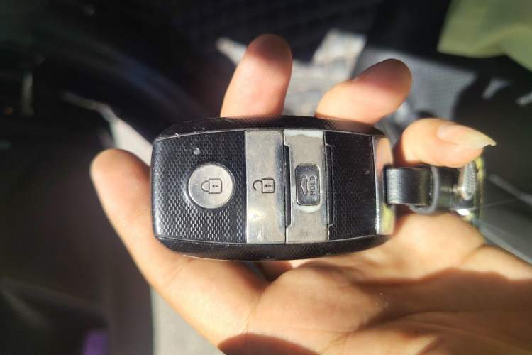Used Kia K4 2014 1.8L Automatic DLX Vehicle Key