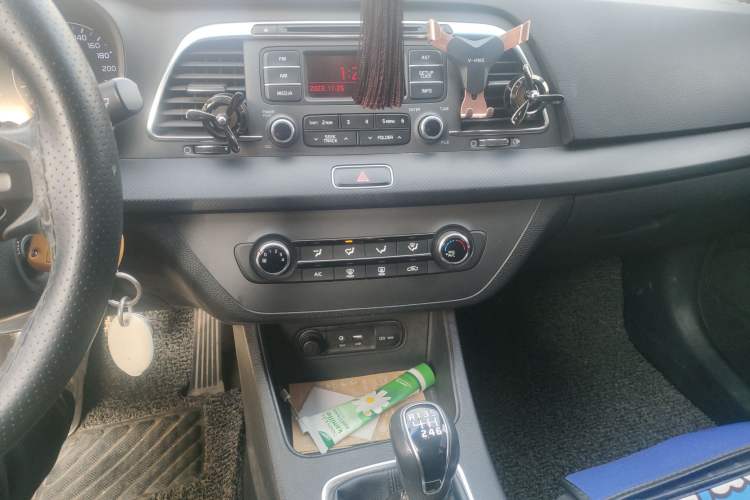 Used Kia K4 2014 1.8L Manual GL Audio And AC Panel