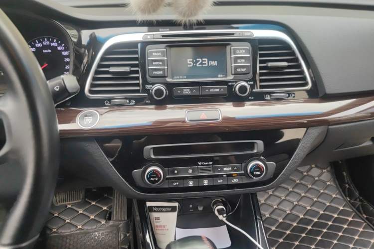 Used Kia K4 2014 1.8L Automatic DLX Audio And AC Panel