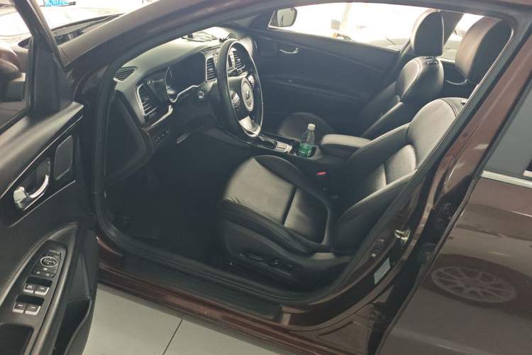 Used Kia K4 2014 1.8L Automatic DLX Driver Seat