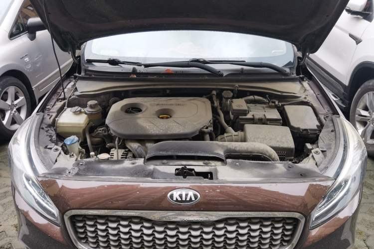 Used Kia K4 2014 1.8L Automatic GLS Engine Bay