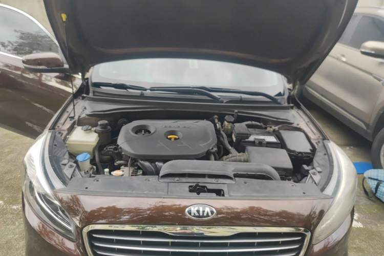 Used Kia K4 2014 1.8L Automatic DLX Engine Bay