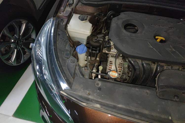 Used Kia K4 2014 2.0L Automatic LUX Engine Bay Right