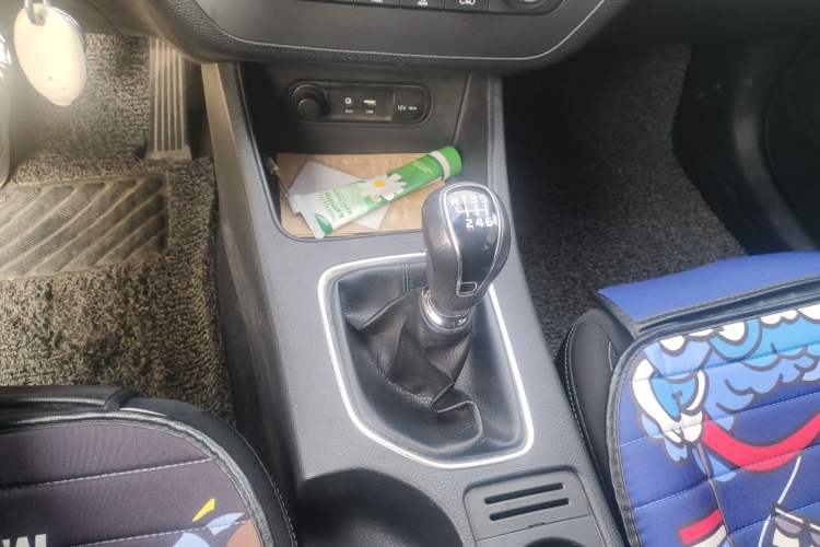 Used Kia K4 2014 1.8L Manual GL Gear Lever