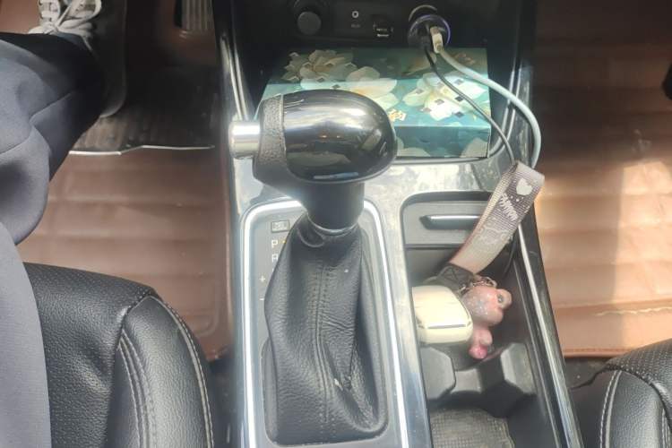 Used Kia K4 2014 1.8L Automatic GLS Gear Lever