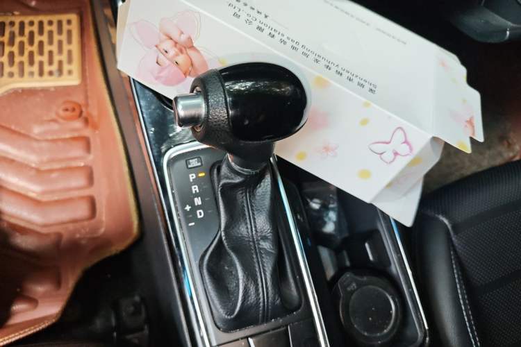 Used Kia K4 2014 1.8L Automatic GLS Gear Lever