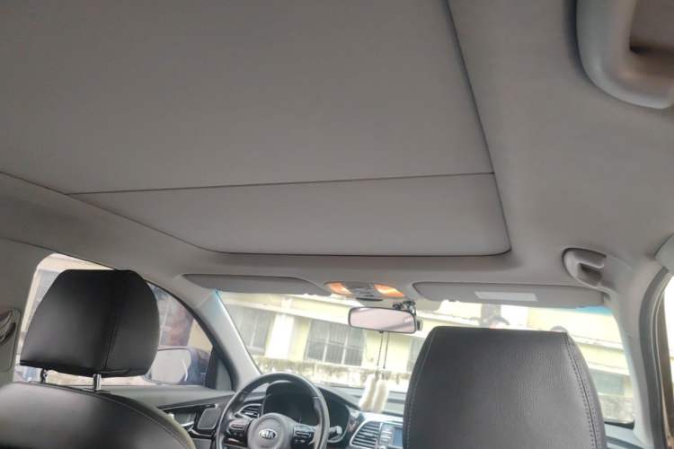 Used Kia K4 2014 1.8L Automatic DLX Headliner
