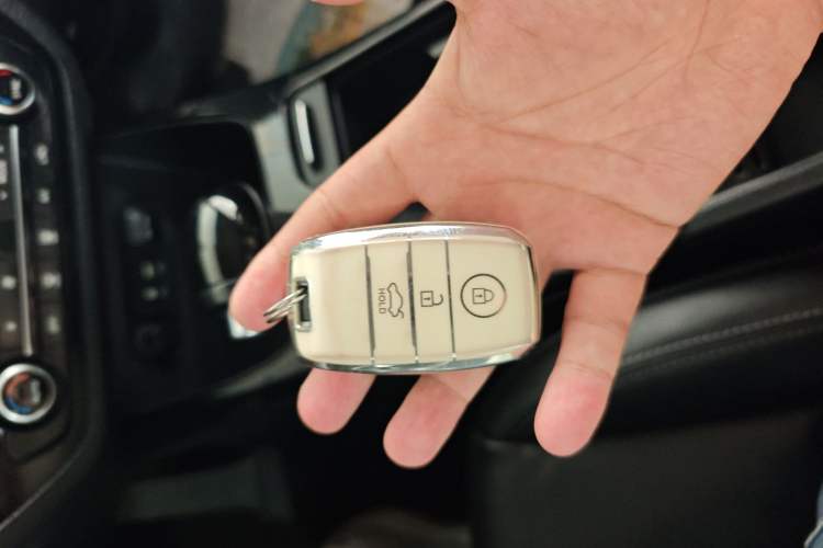 Used Kia K4 2014 1.8L Automatic DLX Interior 1