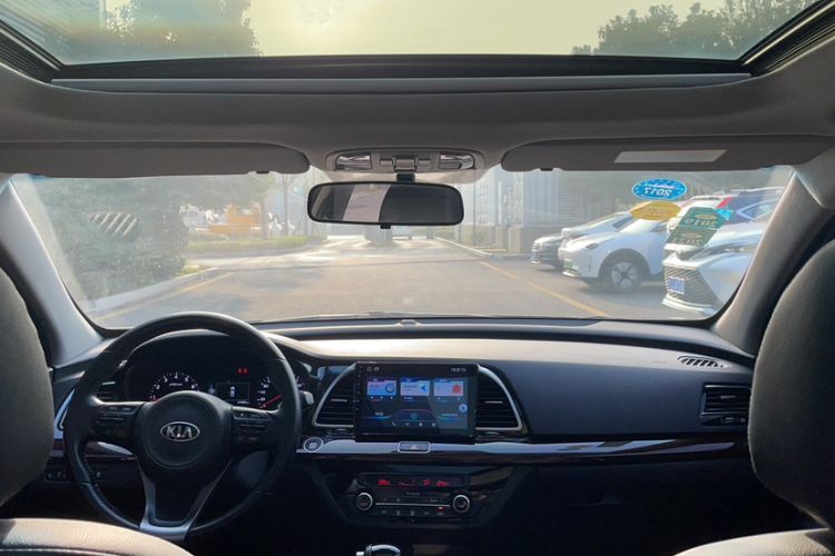 Used Kia K4 2014 1.8L Automatic DLX Interior 1