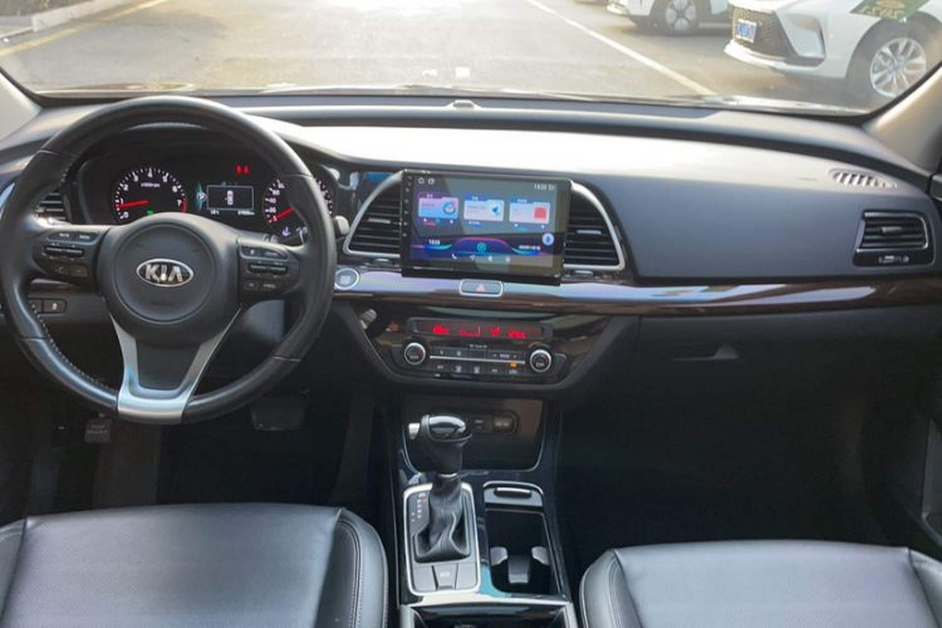 Used Kia K4 2014 1.8L Automatic DLX Interior 5
