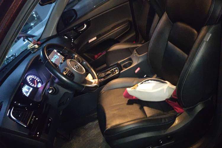 Used Kia K4 2014 2.0L Automatic LUX Left Front Seat