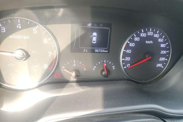 Used Kia K4 2014 1.8L Manual GL Odometer Close Up