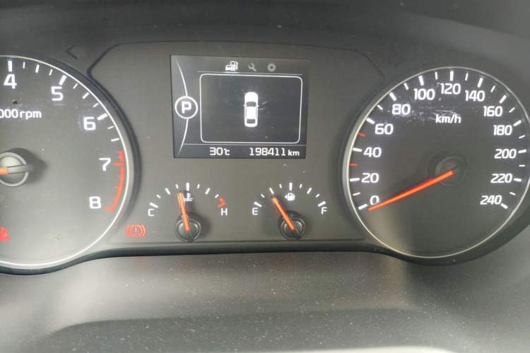Used Kia K4 2014 1.8L Automatic GLS Odometer Close Up
