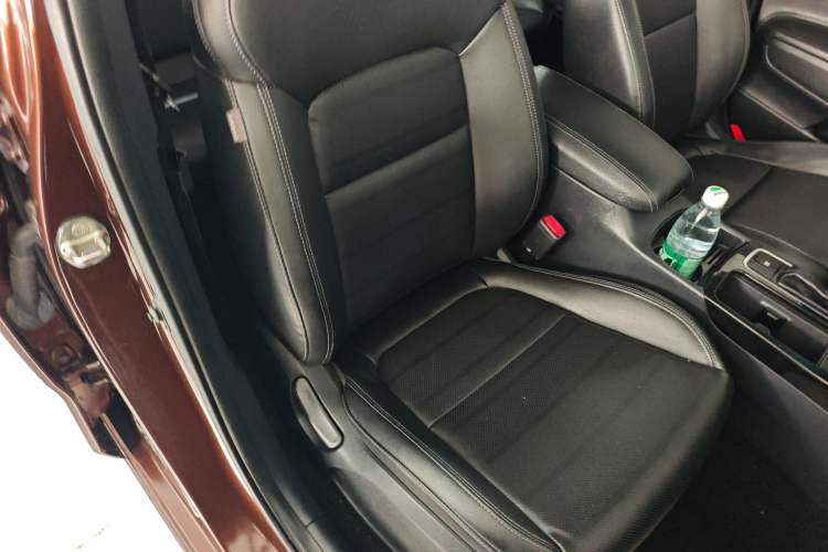 Used Kia K4 2014 1.8L Automatic DLX Right Front Seat