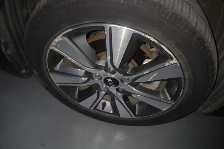 Used Kia K4 2014 1.6T Automatic Turbo Right Front Wheel Hub
