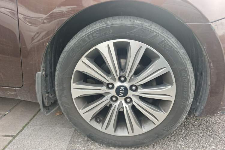Used Kia K4 2014 1.8L Automatic DLX Right Front Wheel Hub