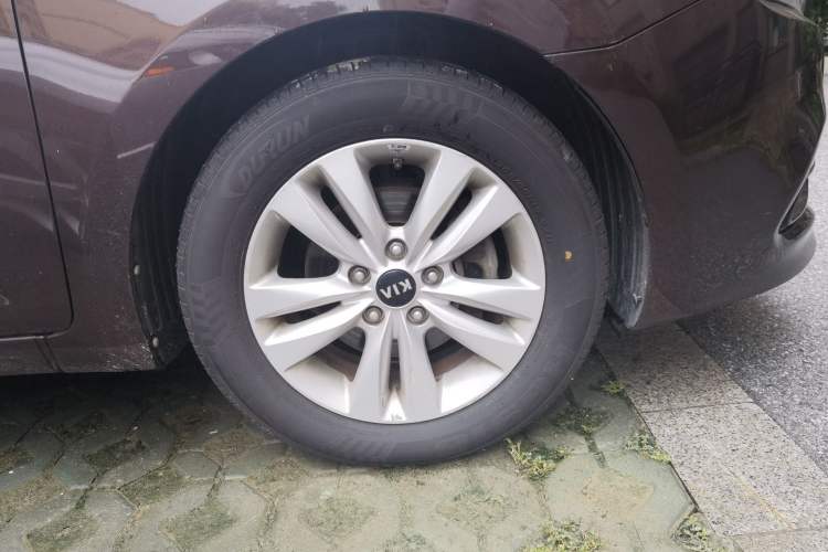 Used Kia K4 2014 1.8L Automatic GLS Right Front Wheel Hub