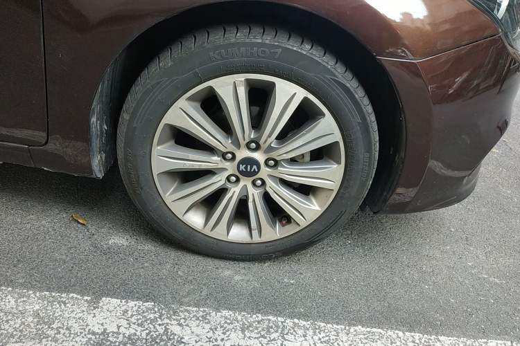 Used Kia K4 2014 1.8L Automatic DLX Right Front Wheel Hub