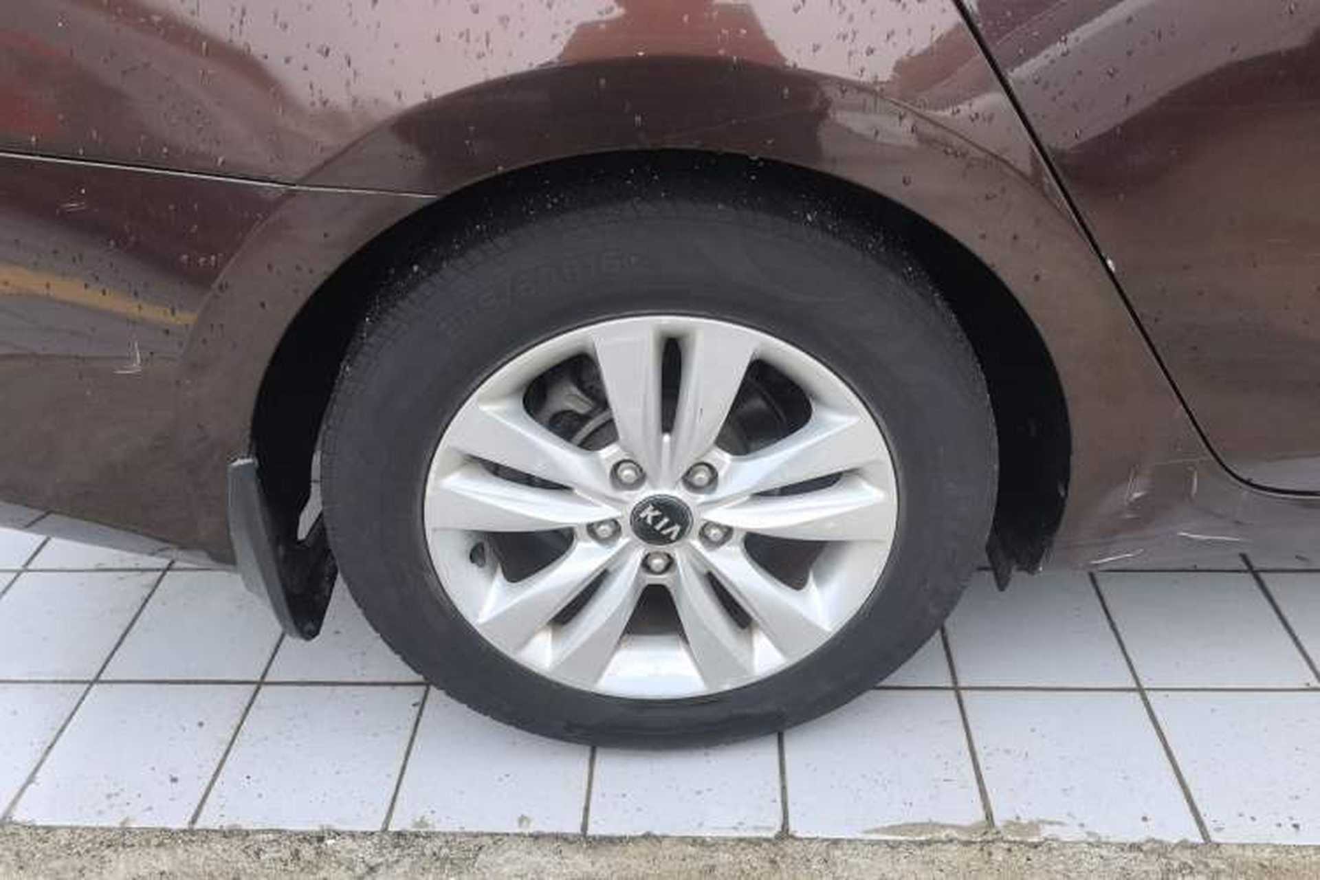 Used Kia K4 2014 1.8L Automatic GLS Right Rear Wheel Hub
