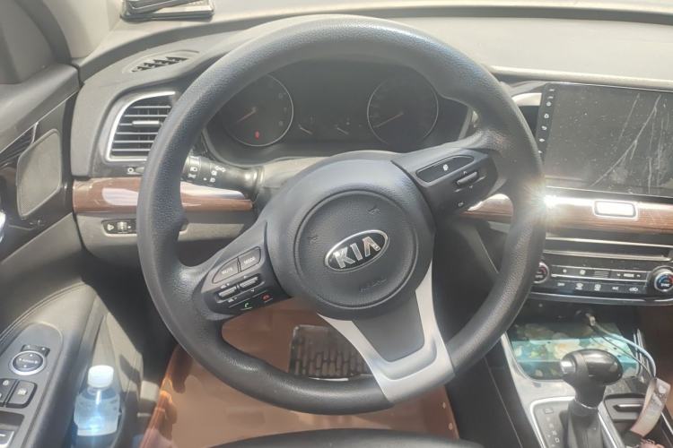 Used Kia K4 2014 1.8L Automatic GLS Steering Wheel