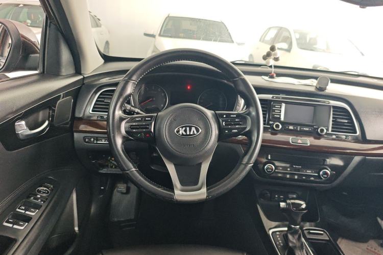 Used Kia K4 2014 1.8L Automatic DLX Steering Wheel