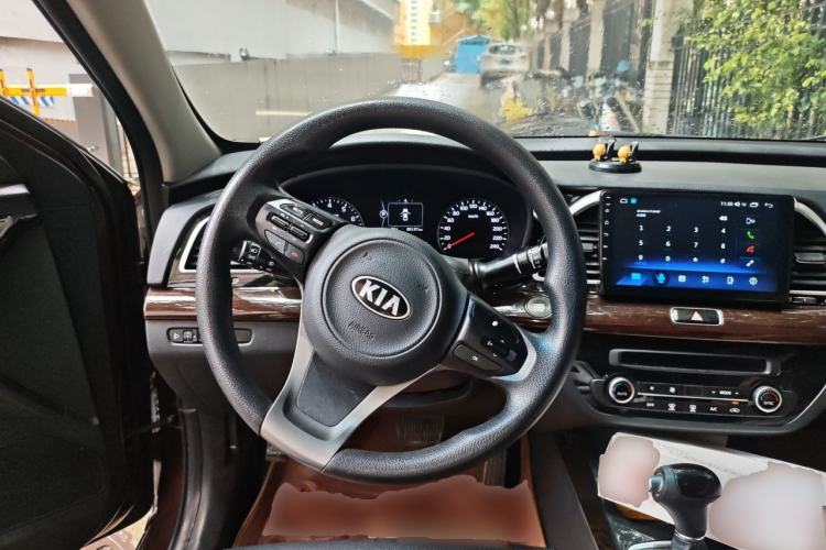 Used Kia K4 2014 1.8L Automatic GLS Steering Wheel