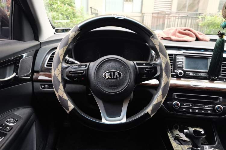Used Kia K4 2014 1.8L Automatic GLS Steering Wheel