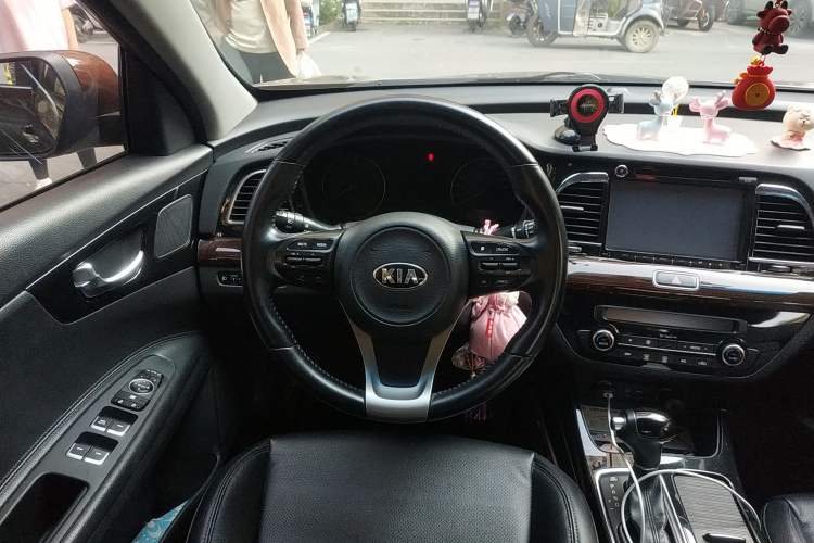 Used Kia K4 2014 1.8L Automatic DLX Steering Wheel