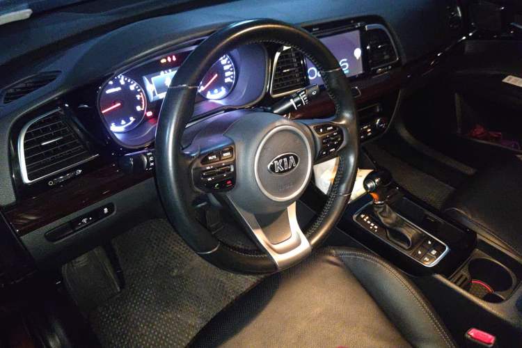 Used Kia K4 2014 2.0L Automatic LUX Steering Wheel