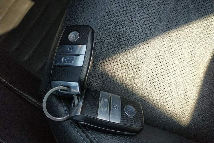 Used Kia K4 2014 1.8L Automatic DLX Vehicle Key