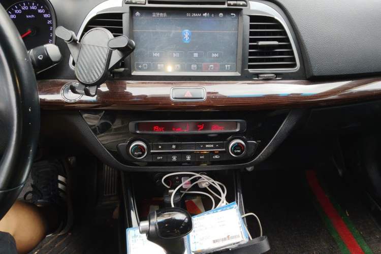 Used Kia K4 2014 1.6T Automatic Turbo Audio And AC Panel
