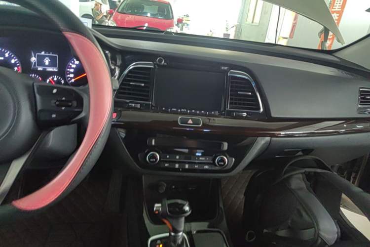 Used Kia K4 2014 1.8L Automatic GLS Audio And AC Panel