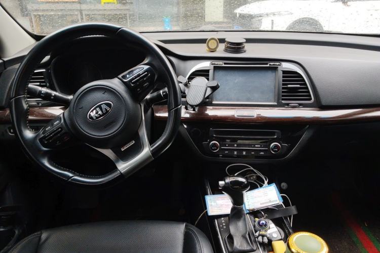 Used Kia K4 2014 1.6T Automatic Turbo Center Console