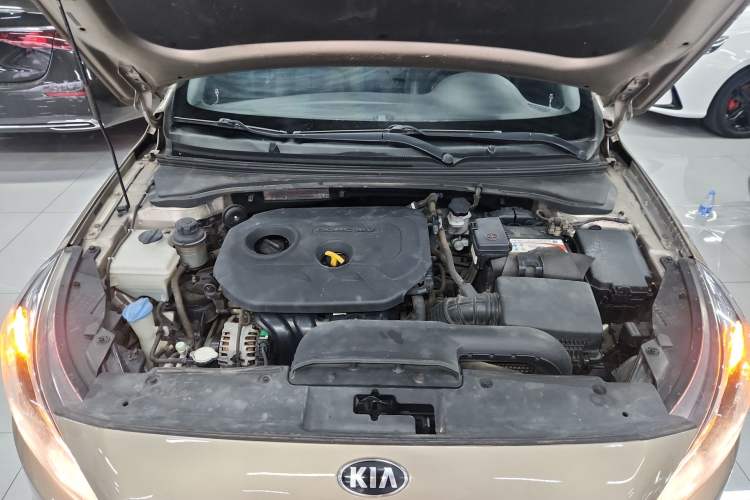 Used Kia K4 2014 1.8L Automatic GLS Engine Bay