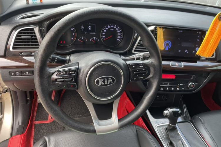 Used Kia K4 2014 1.8L Automatic GLS Interior 1