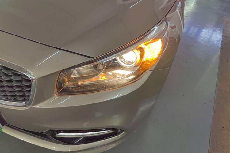 Used Kia K4 2014 1.8L Automatic GLS Left Front Headlight