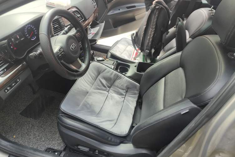 Used Kia K4 2014 1.8L Automatic DLX Left Front Seat