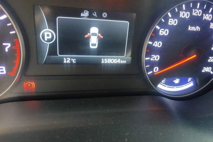 Used Kia K4 2014 1.8L Automatic DLX Odometer Close Up