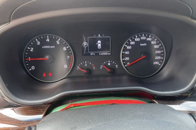 Used Kia K4 2014 1.8L Automatic GLS Odometer Close Up