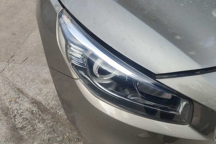 Used Kia K4 2014 1.8L Automatic DLX Right Front Headlight