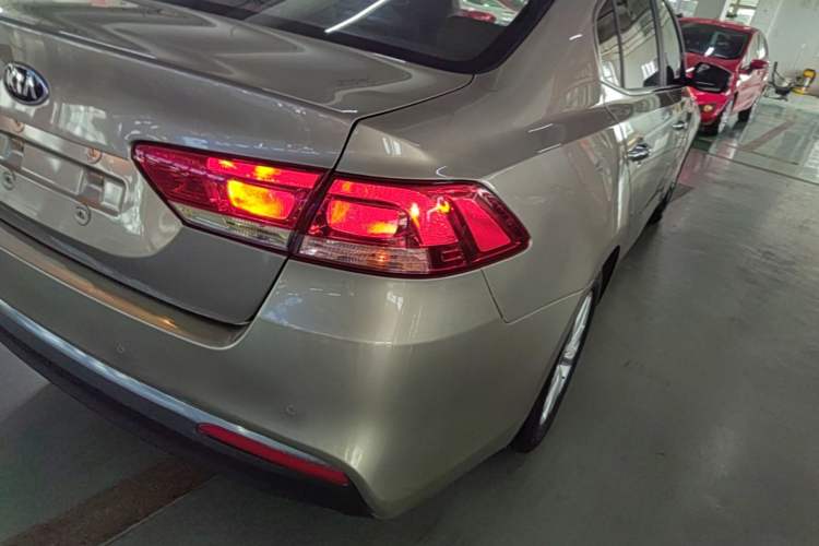 Used Kia K4 2014 1.8L Automatic GLS Right Rear Taillight