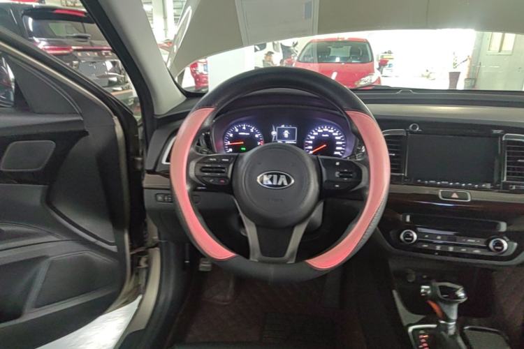 Used Kia K4 2014 1.8L Automatic GLS Steering Wheel